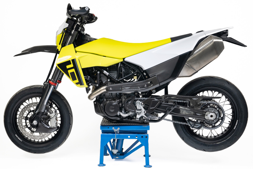 CMT Compositi | Carbon handguards for Husqvarna 701 SUPERMOTO 2026