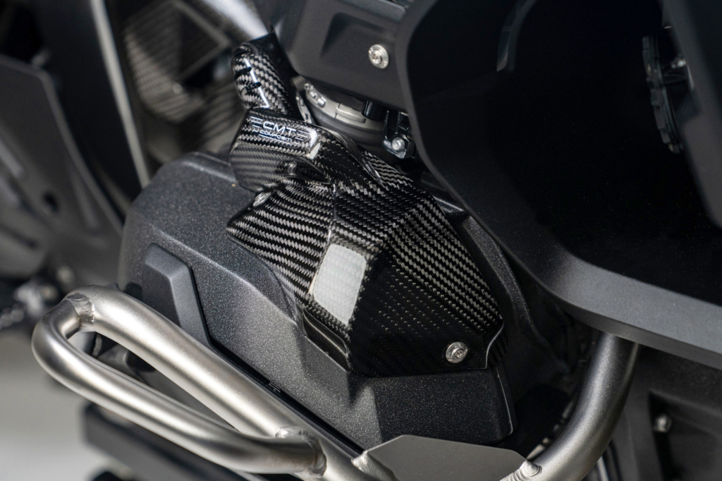CMT Compositi - Protección de inyectores del motor de carbono para BMW R 1300 GS ADVENTURE 2025 - 2026