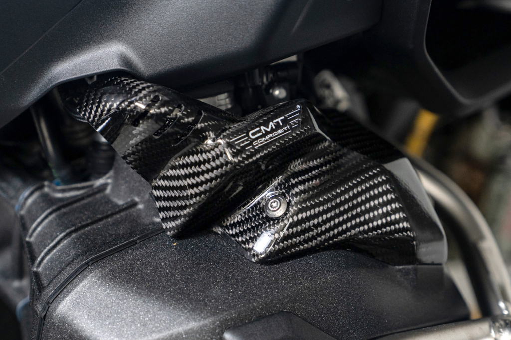 CMT Compositi - Protección de inyectores del motor de carbono para BMW R 1300 GS ADVENTURE 2025 - 2026